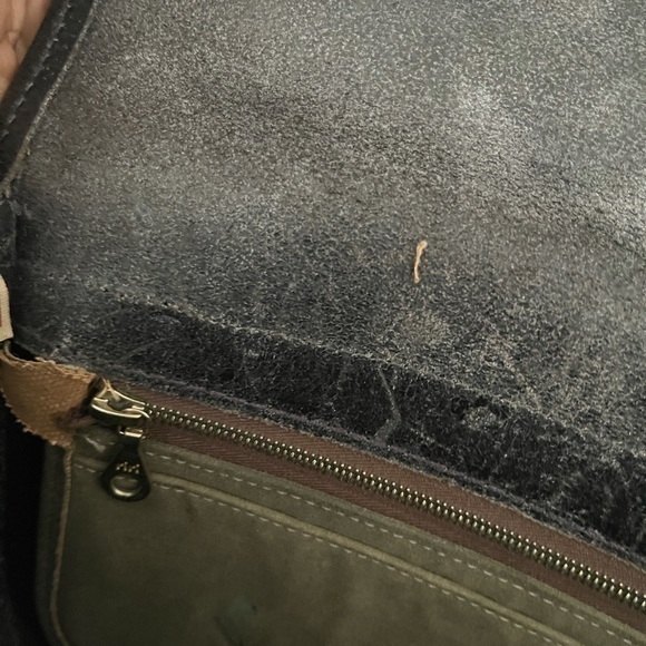 RARE 1980s Dooney & bourke leather saddle bag with RiRi zipper - Picture 10 of 11